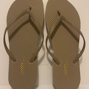 Old Navy Tan Flip Flops